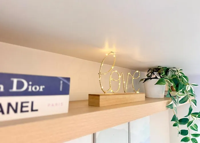 Modern Cozy In Bgc Near Uptown Mall Apartamento *