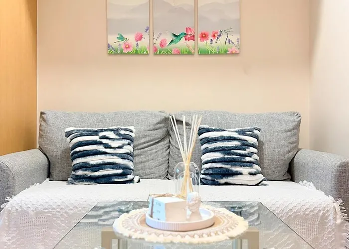 Modern Cozy In Bgc Near Uptown Mall *