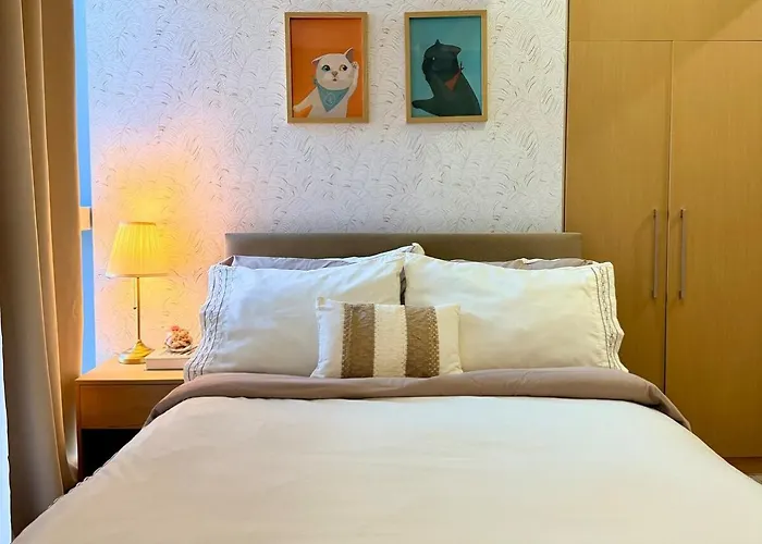 Modern Cozy In Bgc Near Uptown Mall Apartamento *
