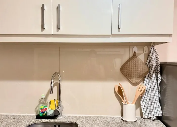 Modern Cozy In Bgc Near Uptown Mall Apartamento Manila